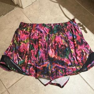 Lululemon shorts 6 tall